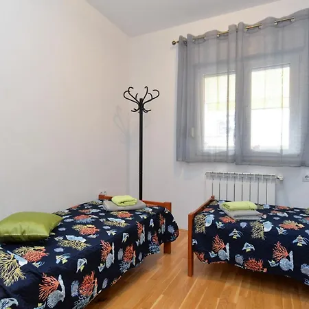 شقة Apartment Crnjina 1100 *