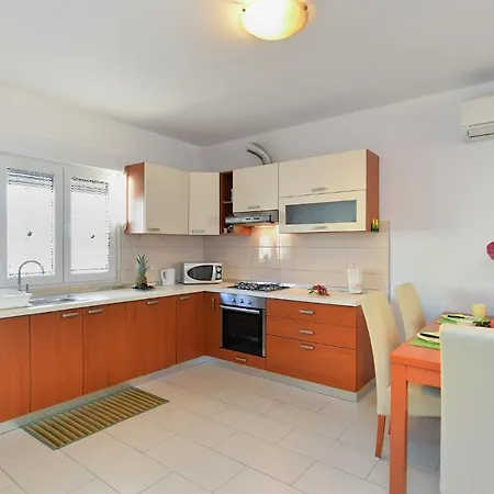Apartment Crnjina 1100